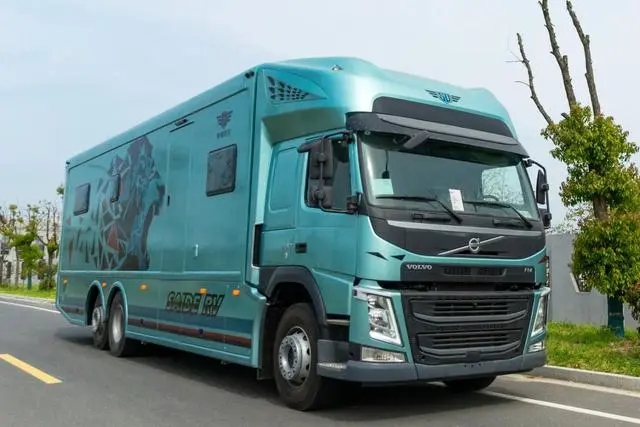 Volvo Heavy Truck RV! Təkərlərdə dəbdəbəli iqamətgah yaratmaq